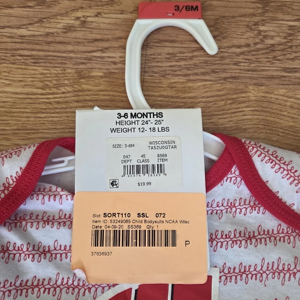 NCAA WISCONSIN BADGERS 3-6m Bodysuits 2pk 100% Cotton College Football